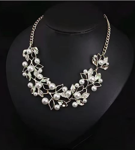 Simulated Pearl Necklaces & Pendants Leaves Statement Necklace Women Collares Ethnic Jewelry for Gifts