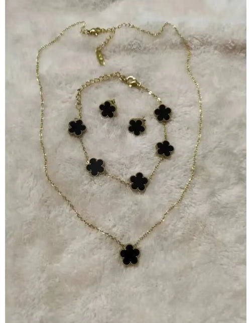 Load image into Gallery viewer, 1Pc Stainless Steel New Plant Clover Adjustable Bracelet for Women, Hot Selling Five Leaf Flower Shell Acrylic Bracelet Jewelry
